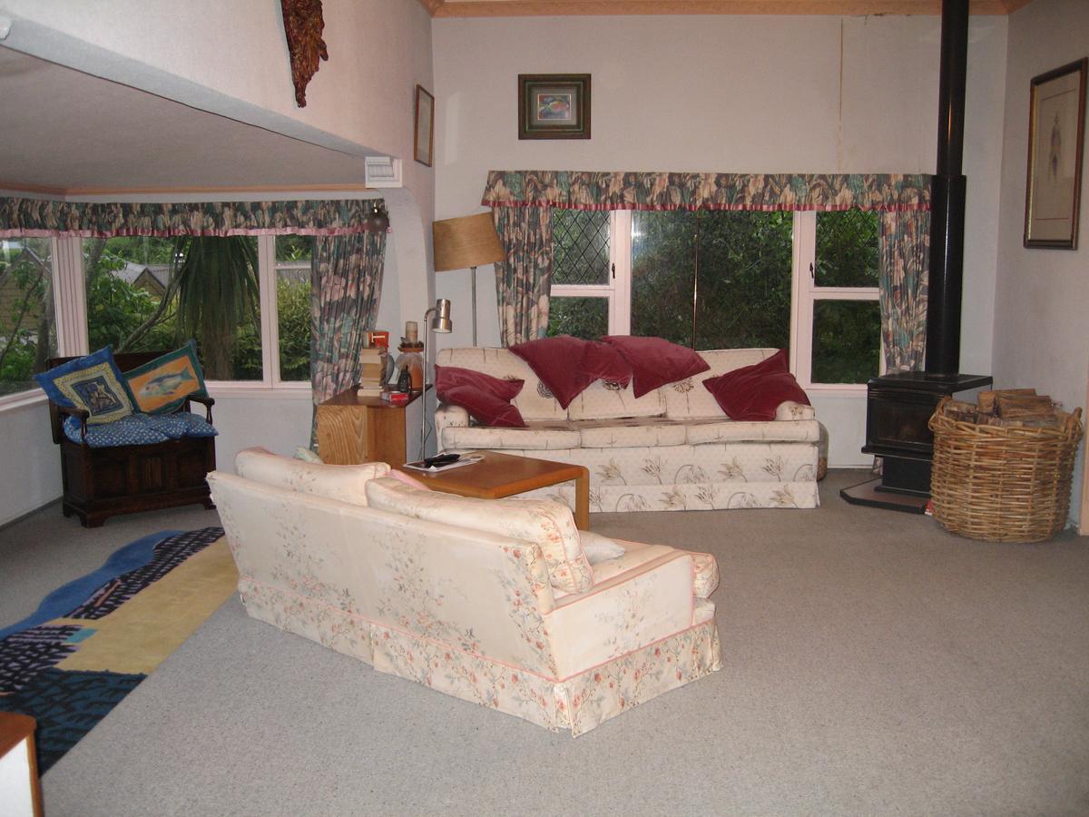 Bush House Bed and Breakfast Lower Hutt Exteriör bild